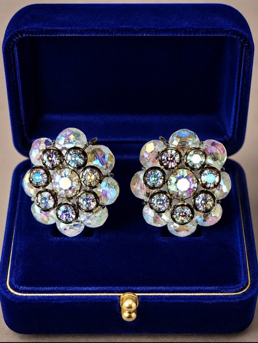 Aurora Borealis Round Vintage Crystal Unsigned Clip Earrings Gold Tone EUC